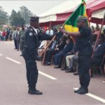 le_general_paul_victor_moigny_remettant_le_drapeau_au_colonel_bede_florentin_moigny_0