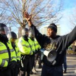 Un-jeune-afro-americain-tue-par-la-police-aux-Etats-Unis
