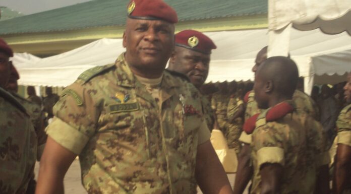 Le Général Serge Oboa sort ses griffes pour sécuriser l’avenir des Mbochis