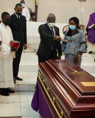Pourquoi les cadavres des francs-maçons ne vont jamais dans leurs temples mais dans les églises catholiques?
