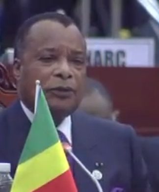 Le pétrole is back, Sassou recommence à distribuer les millions à l’Afrique, son peuple souffre