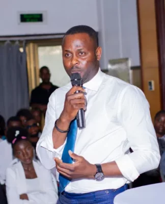 L’opposant politique, Dave Mafoula, plaide en faveur d’un renouveau gouvernemental pour insuffler un coup de jeune