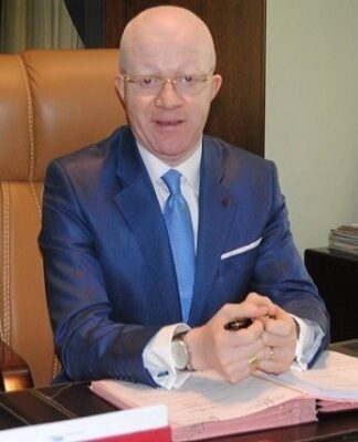 La France félicite le ministre Moungalla pour ses attaques à Kemi Séba et son soutien au FCFA